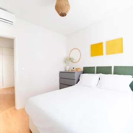 Apartment Monsanto Hill House - No. 565 1d